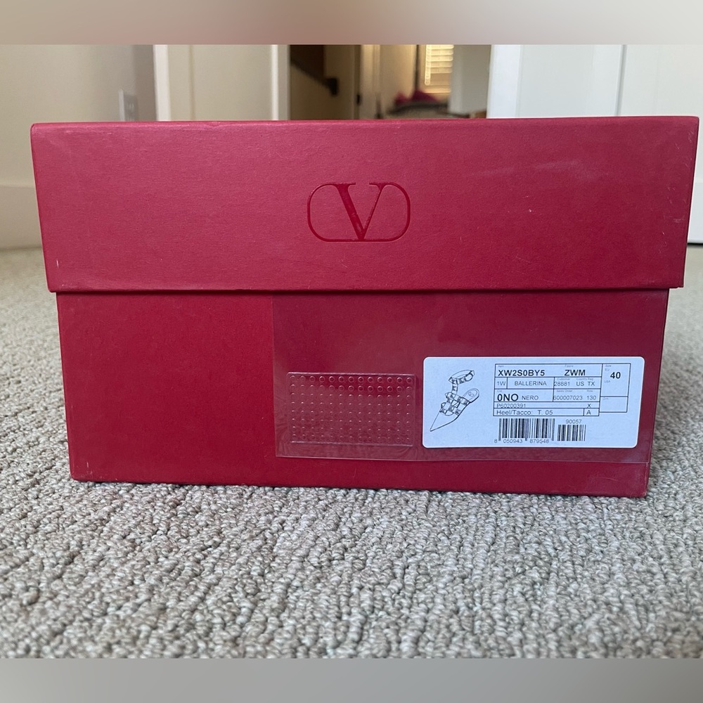 Valentino Garavani Roman Stud leather point-toe flats - Picture 4 of 9